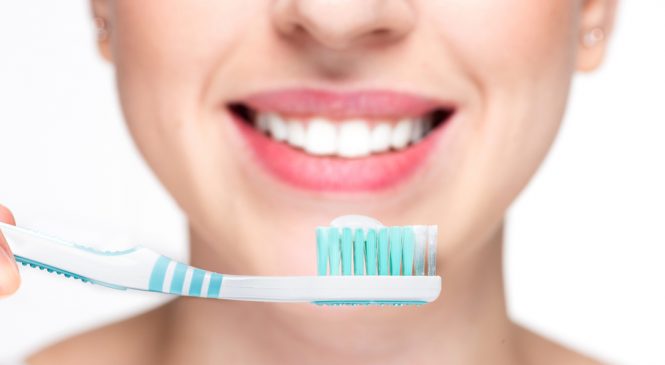 Какой должна быть правильная техника чистки зубов?